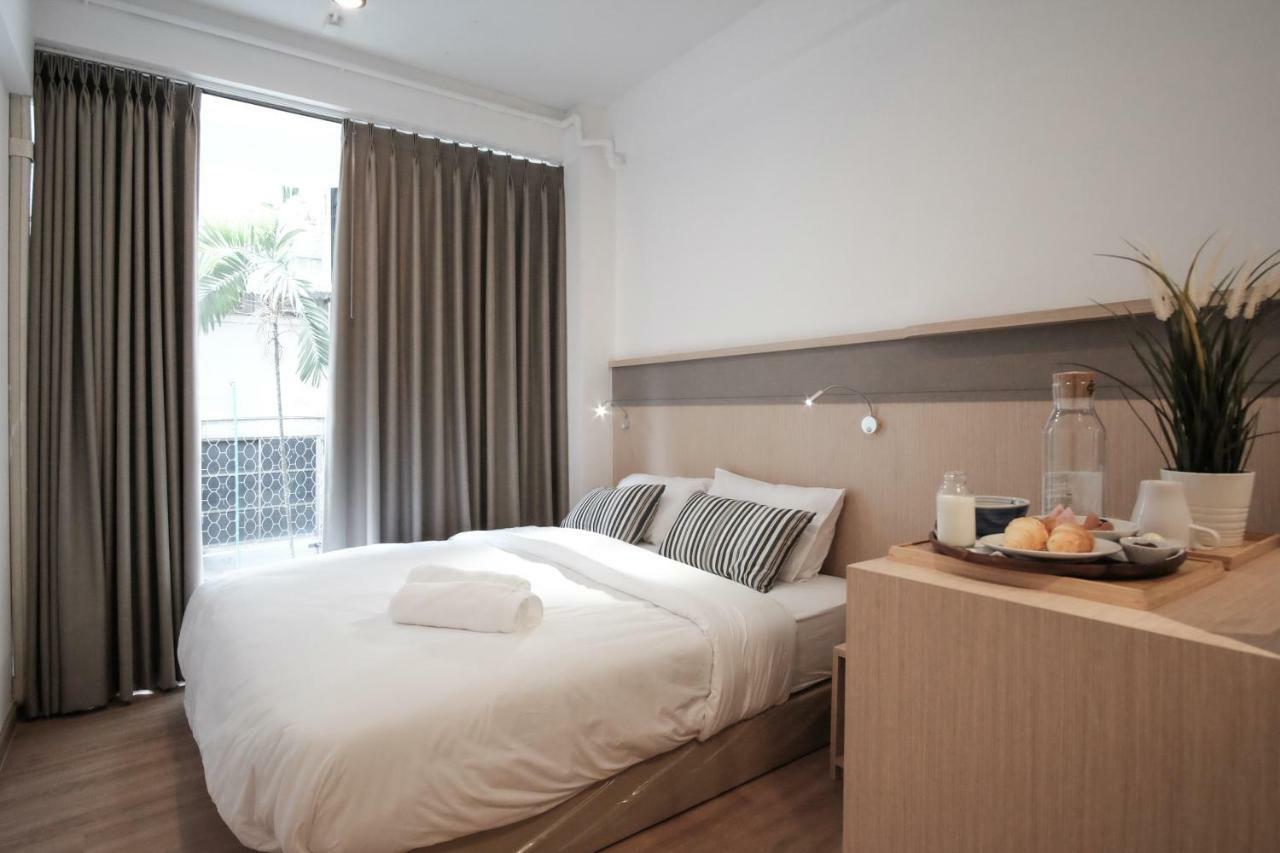 Vive Silom Hotell Bangkok Exteriör bild