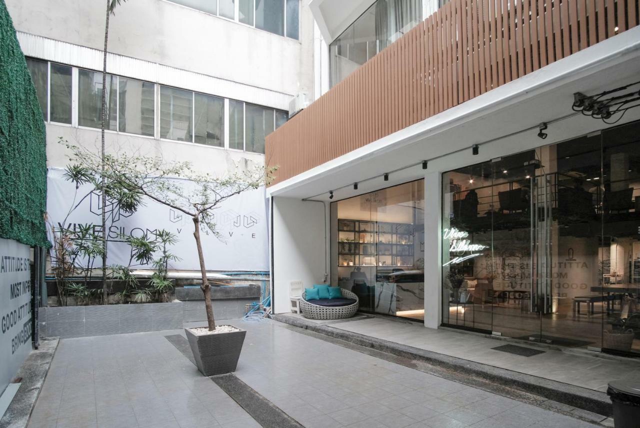 Vive Silom Hotell Bangkok Exteriör bild