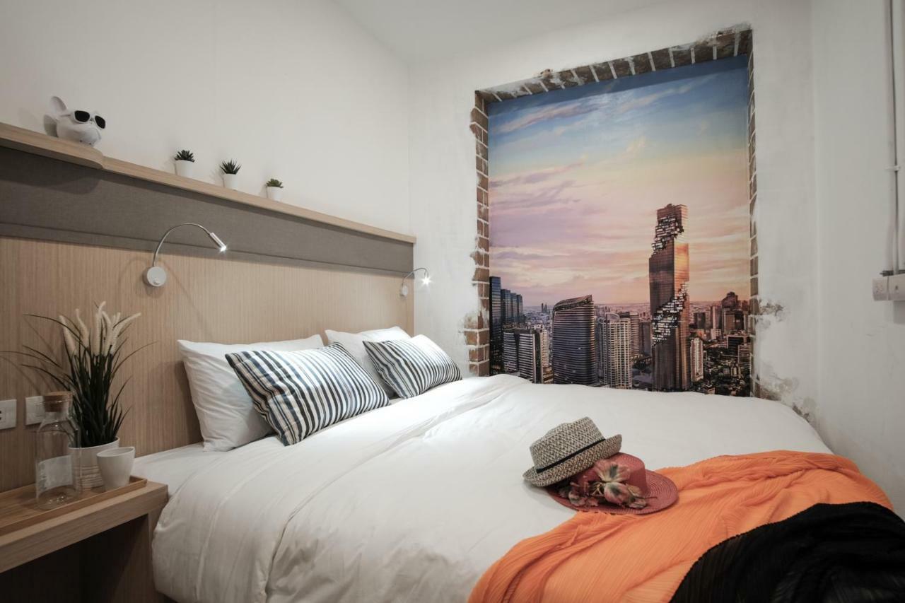 Vive Silom Hotell Bangkok Exteriör bild