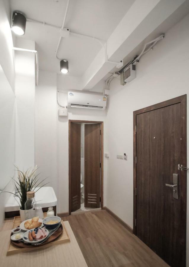 Vive Silom Hotell Bangkok Exteriör bild