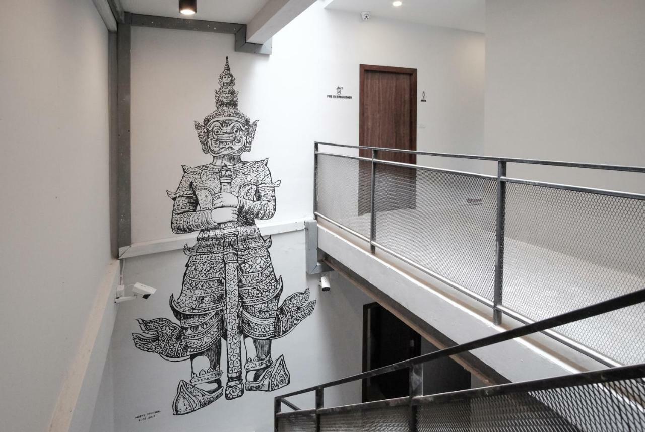 Vive Silom Hotell Bangkok Exteriör bild