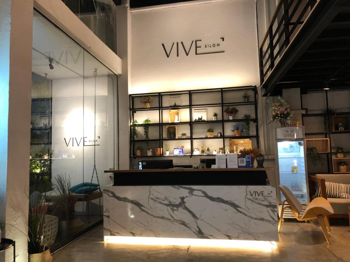 Vive Silom Hotell Bangkok Exteriör bild